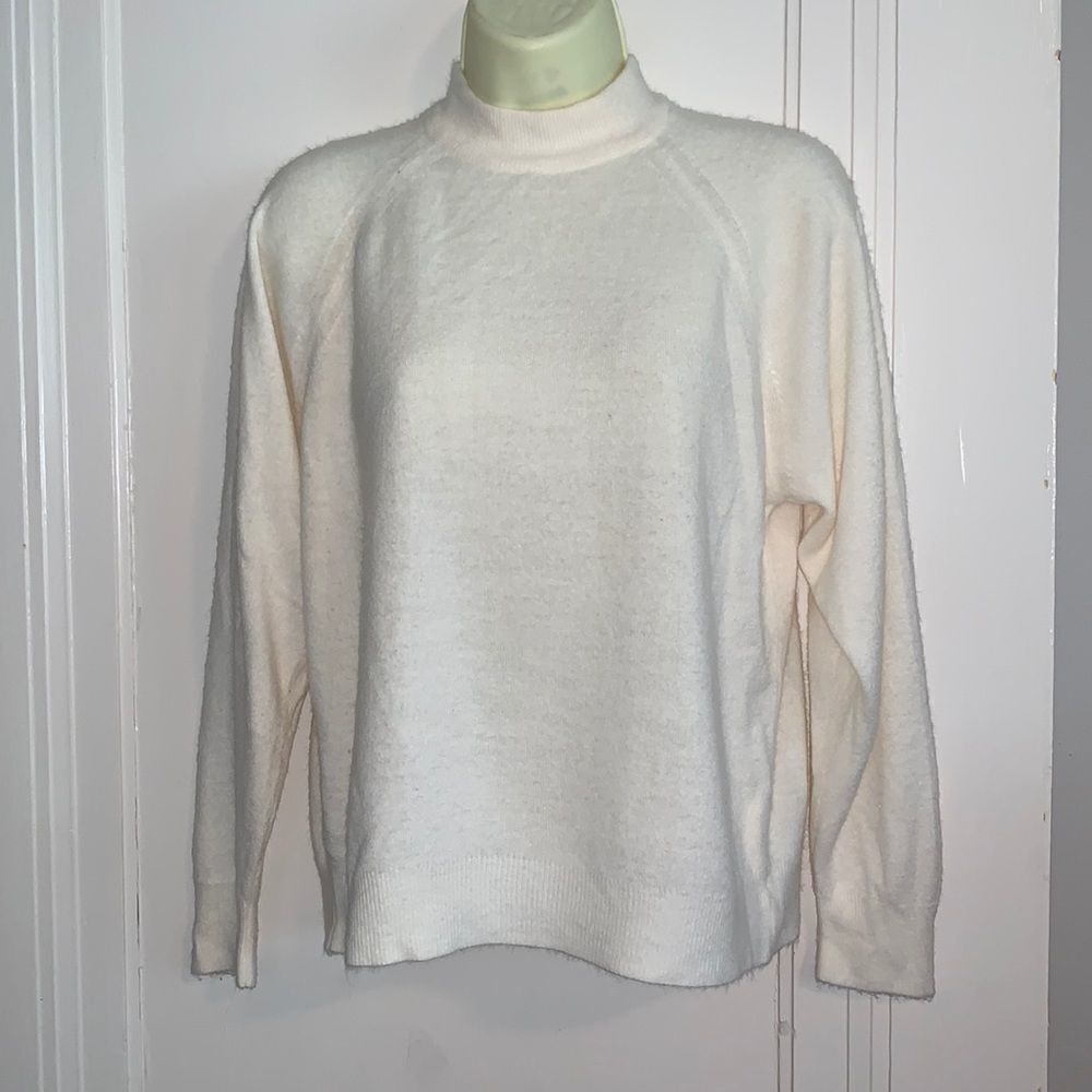 Vtg Laura Gayle petite cream acrylic sweater